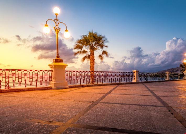 ريجّو دي كالابريا B&B Green Stazione Centrale E Centro المظهر الخارجي الصورة